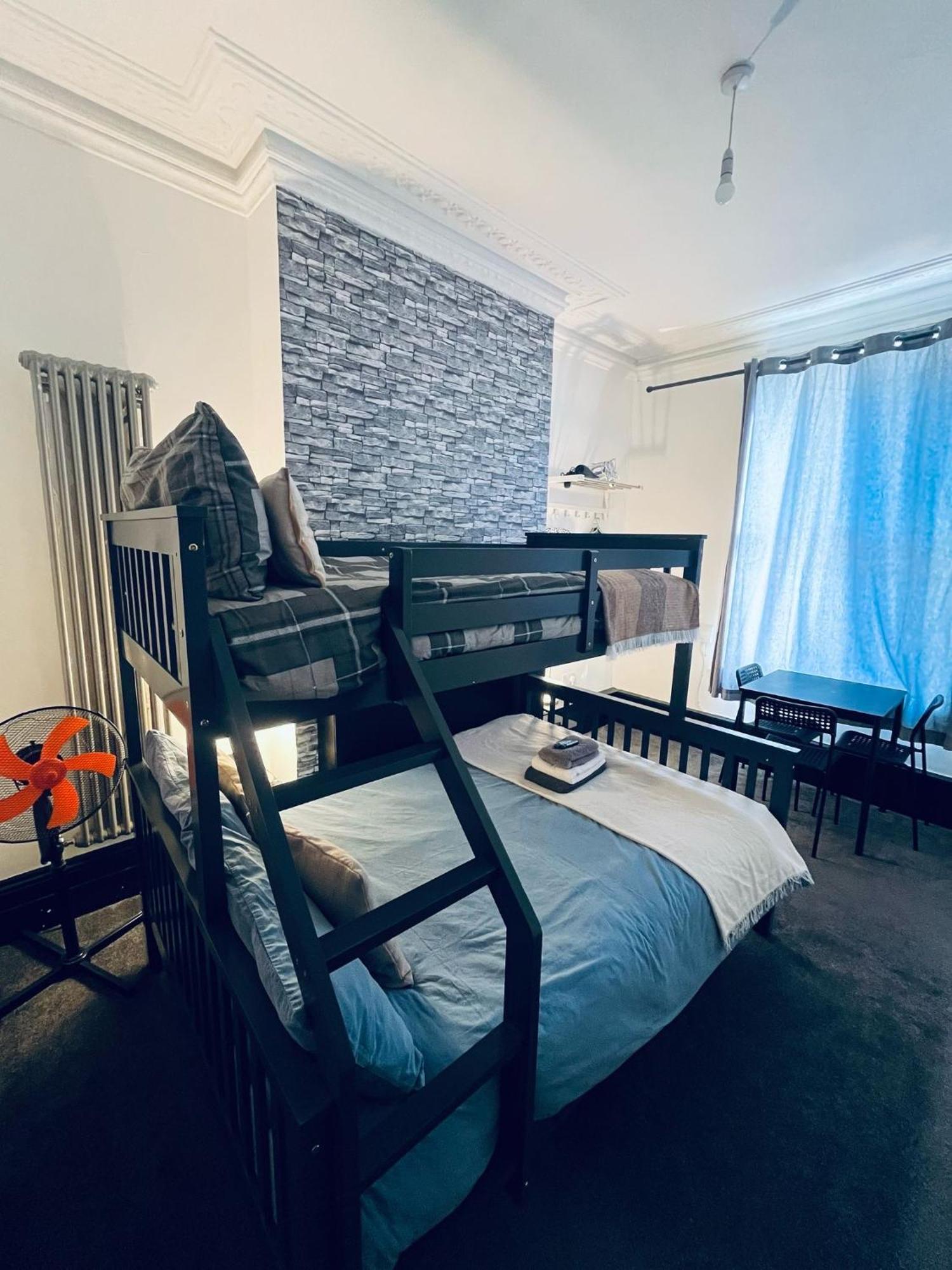 10 Minutes To Central London Vaux Екстер'єр фото